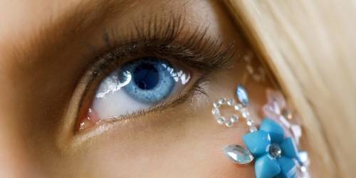 Solutions for Discomfort & Irritation When Wearing Colored Contacts